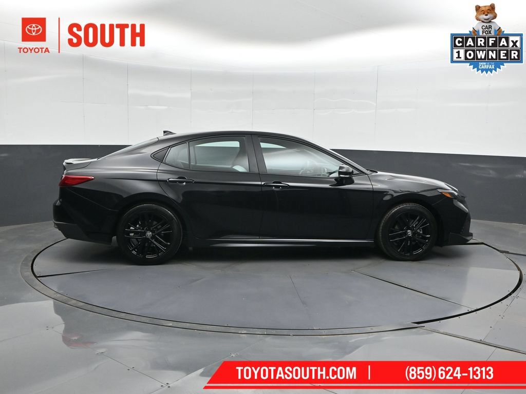 Used 2026 Toyota Camry SE FWD image 3