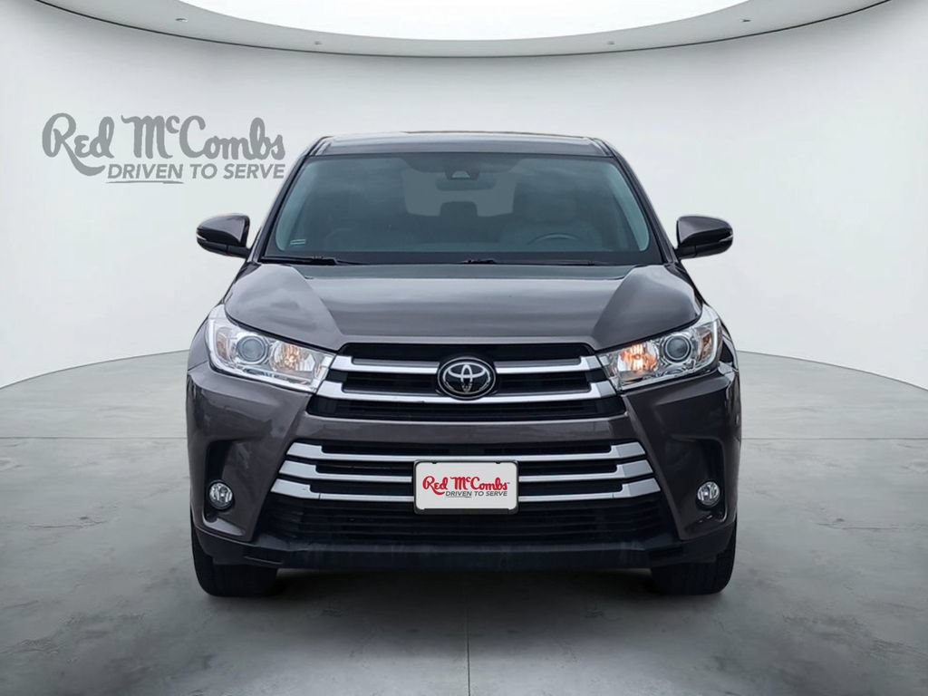 Used 2017 Toyota Highlander Plus FWD image 8