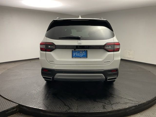 Used 2025 Honda Pilot Touring image 6