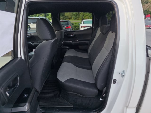 Used 2022 Toyota Tacoma TRD Off-Road AWD/4WD image 18