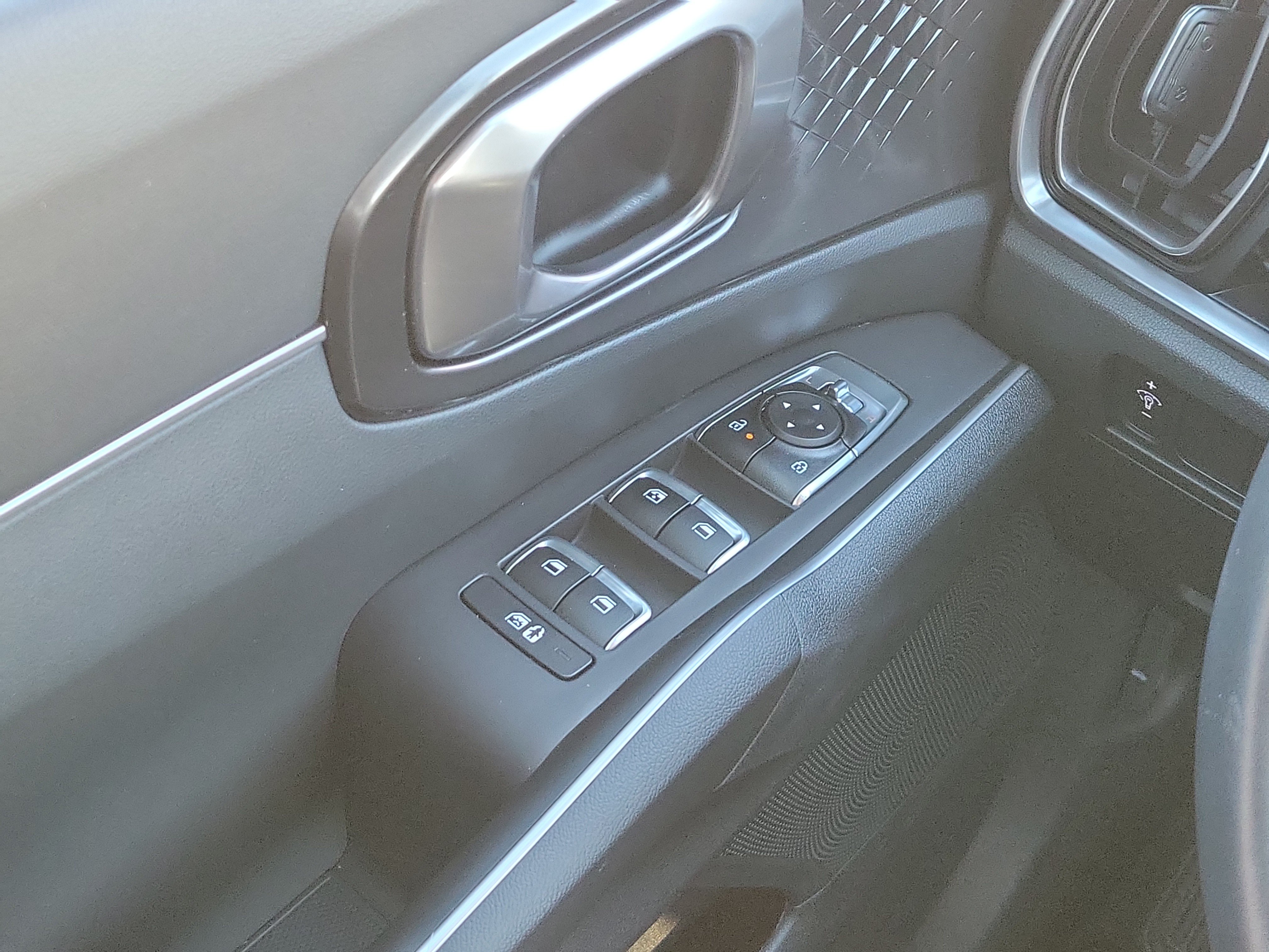 Used 2025 Kia Sorento S AWD/4WD image 21