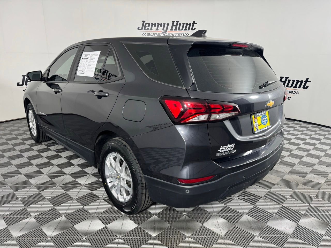 Used 2022 Chevrolet Equinox LS image 9