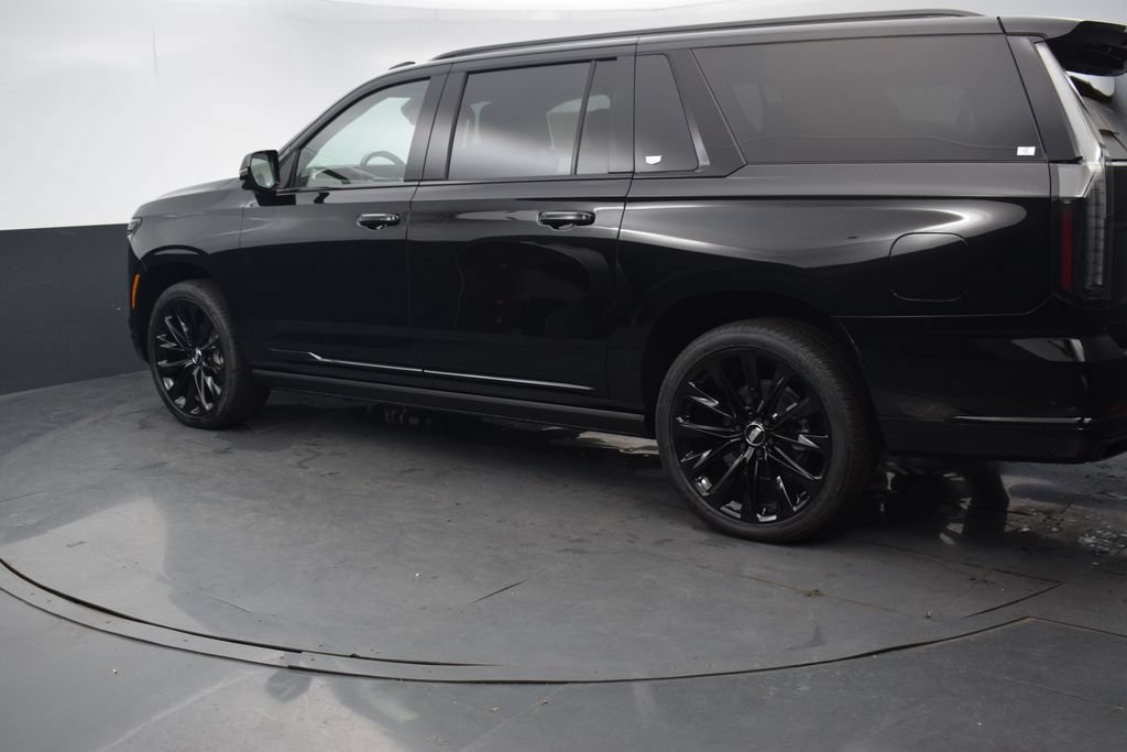 New 2026 Cadillac Escalade ESV Platinum Sport w/ LPO, ONYX Package AWD/4WD image 4