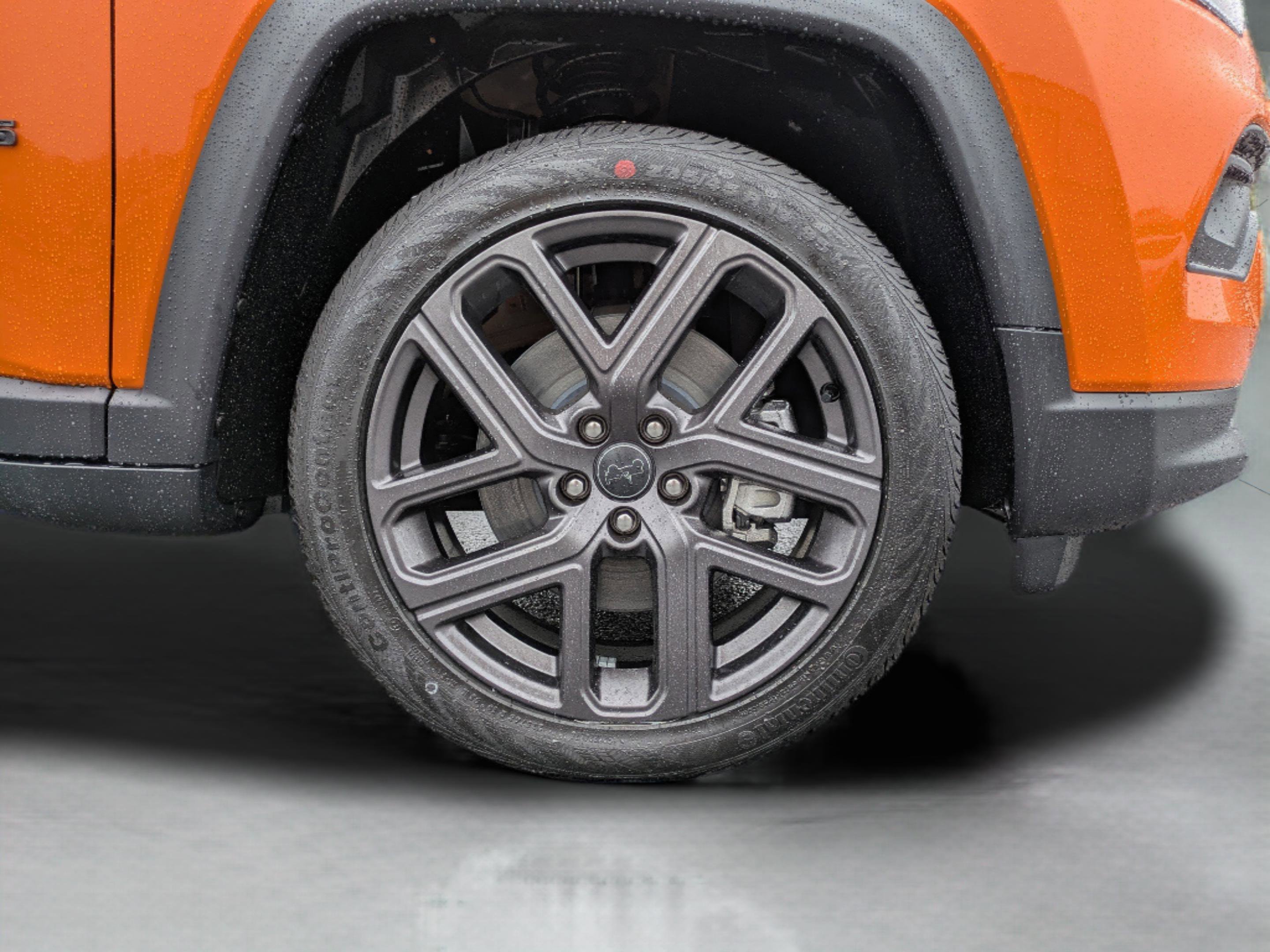 New 2026 Jeep Compass Latitude w/ Sun and Sound Group image 12