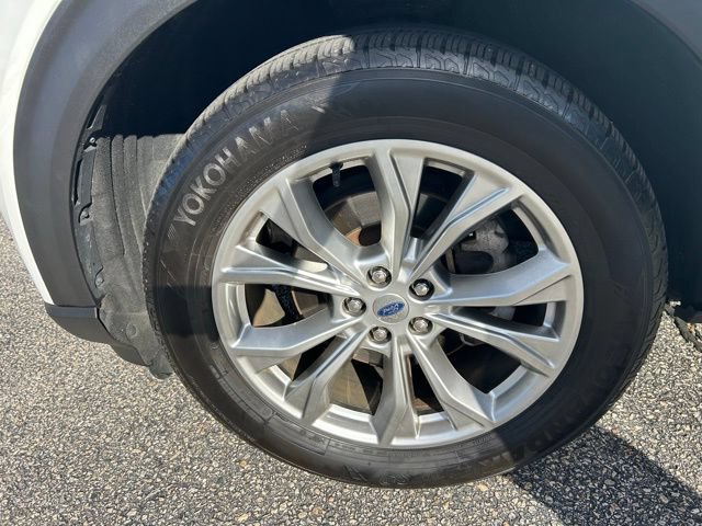 Used 2021 Ford Explorer XLT w/ Equipment Group 202A AWD/4WD image 9