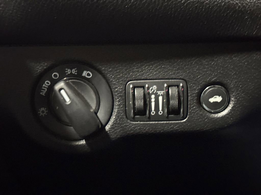 Used 2019 Dodge Challenger SXT AWD/4WD image 18