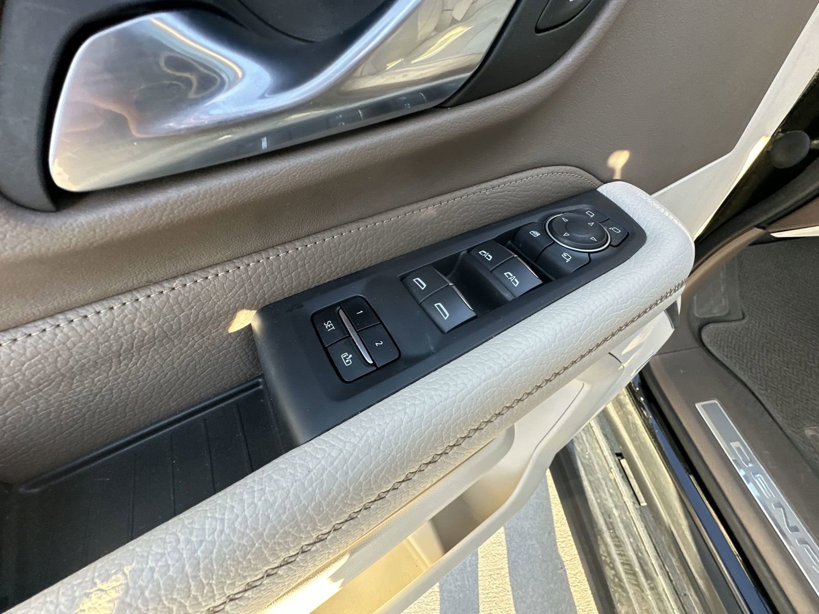 Used 2023 GMC Yukon Denali AWD/4WD image 24