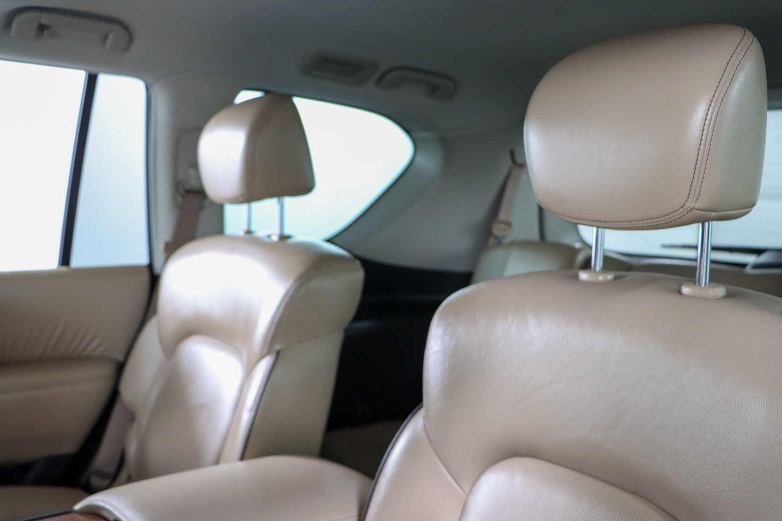 Used 2022 Nissan Armada SL w/ Captain's Chairs Package image 26