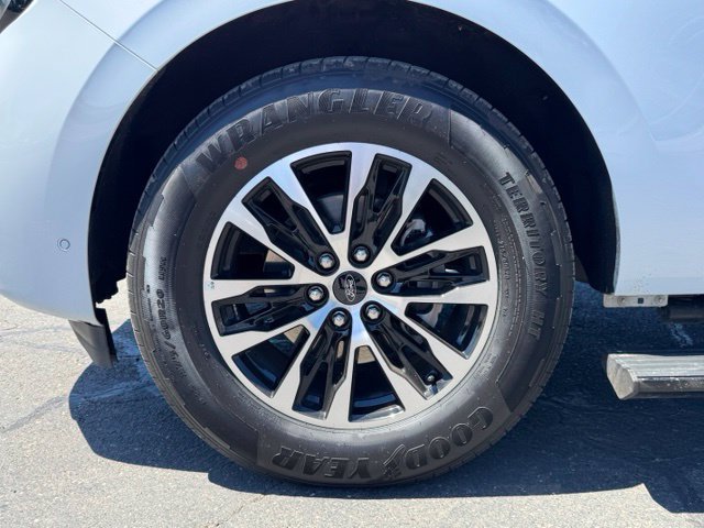 Used 2025 Ford Expedition Platinum AWD/4WD image 87