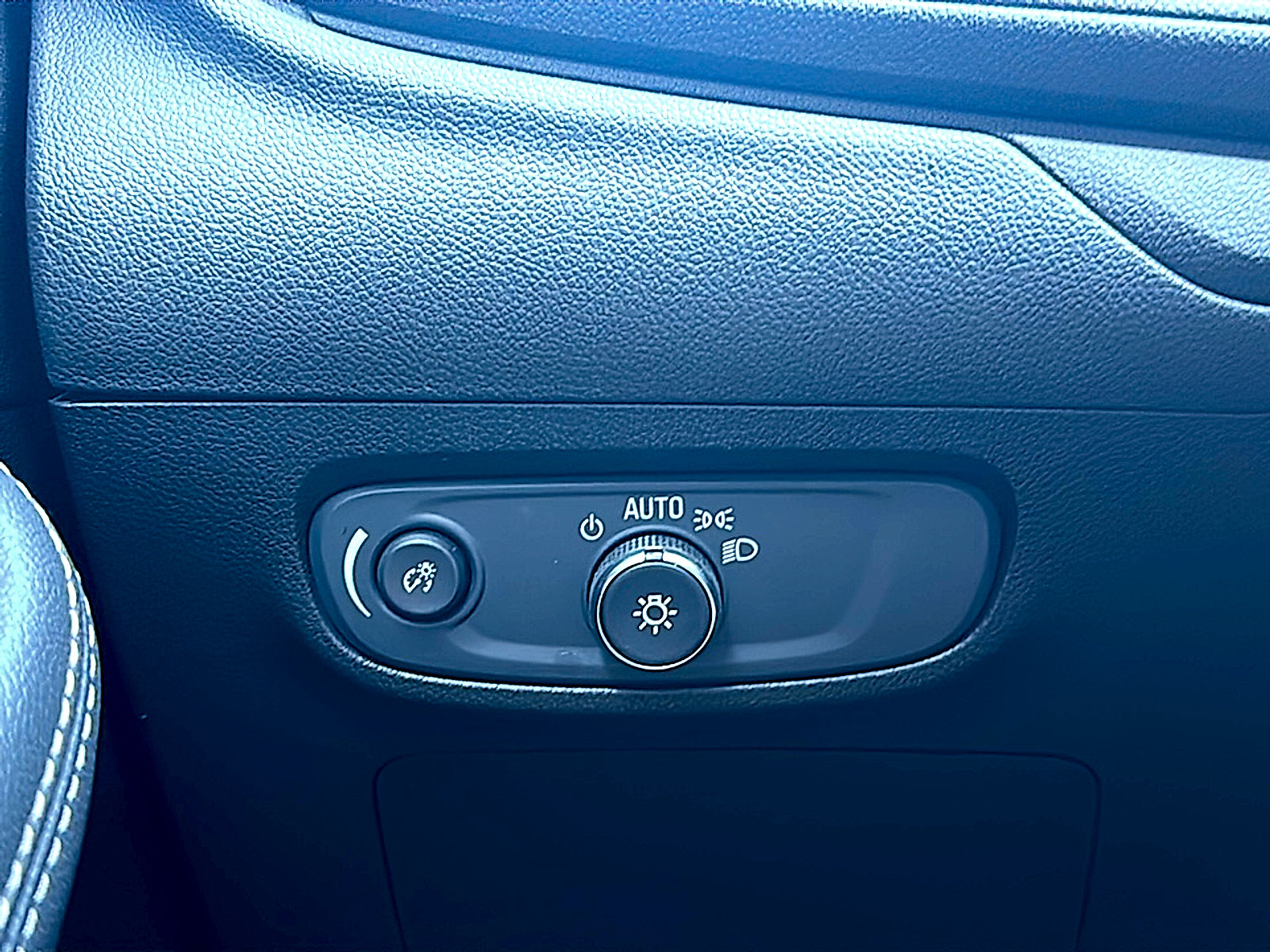 Used 2024 Buick Encore GX Sport Touring image 35