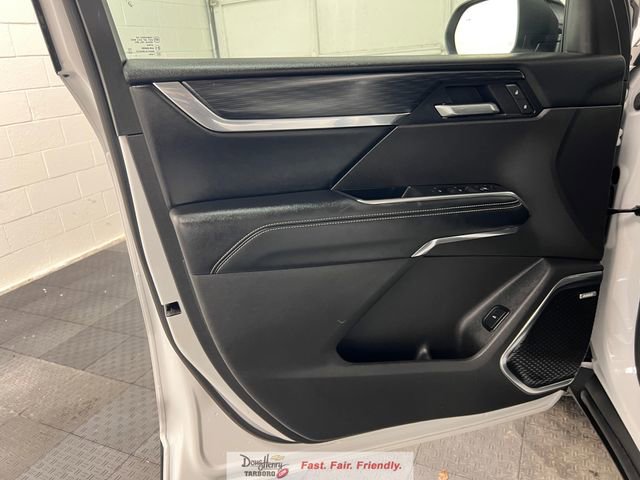 Used 2025 GMC Acadia Elevation image 28