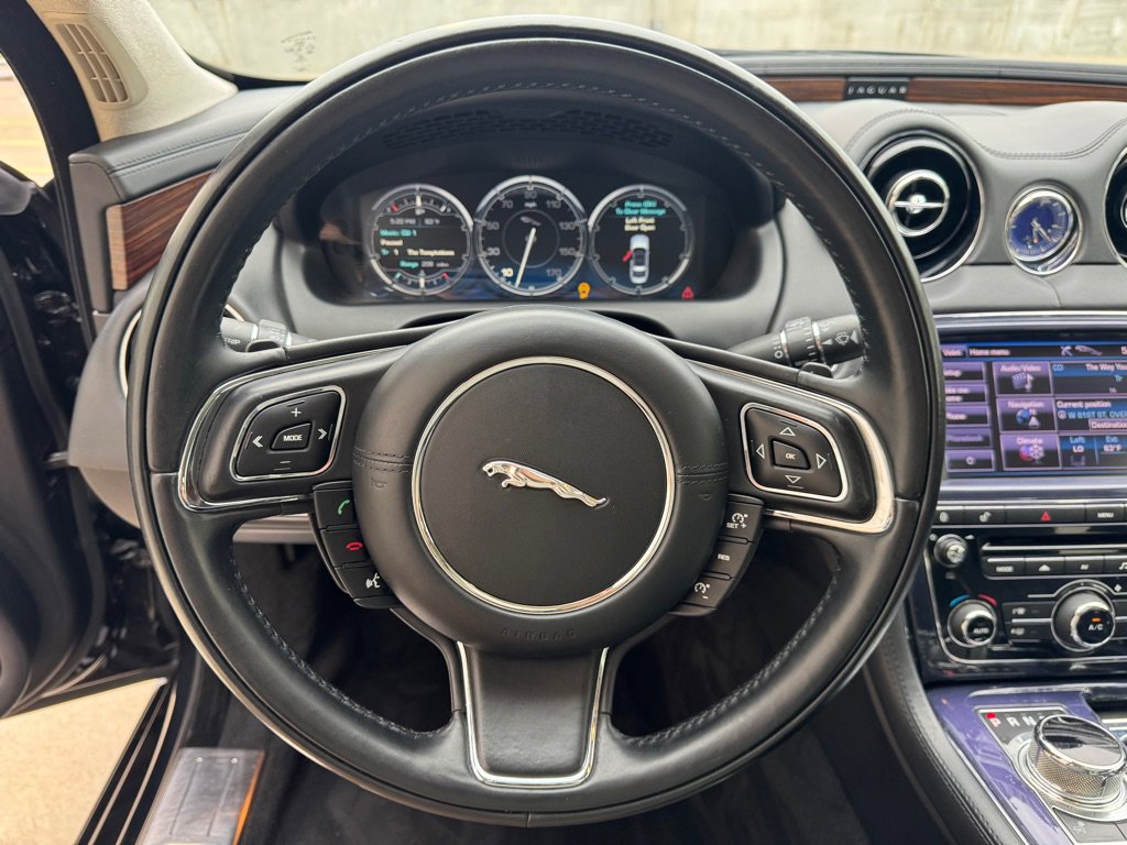Used 2013 Jaguar XJ L Portfolio image 14