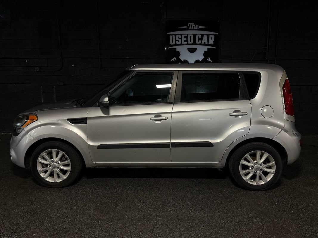 Used 2013 Kia Soul + FWD image 2