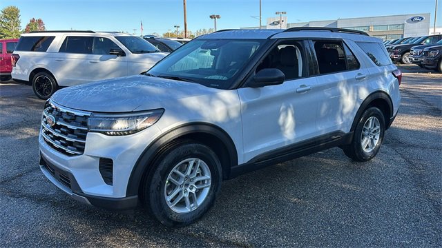 New 2026 Ford Explorer Active image 2