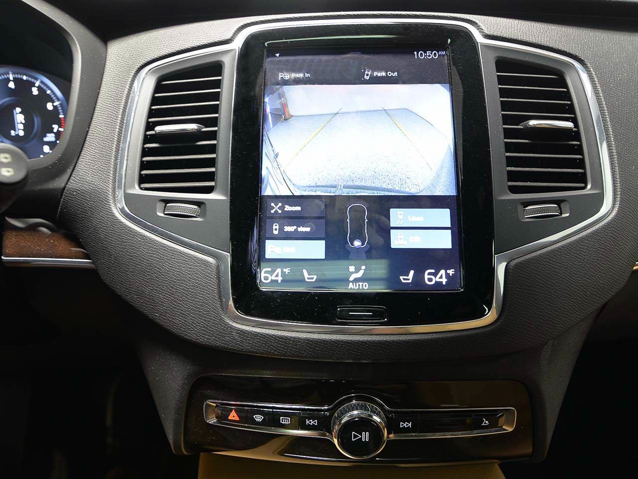 Used 2019 Volvo XC90 T6 Momentum w/ Advanced Package AWD/4WD image 17