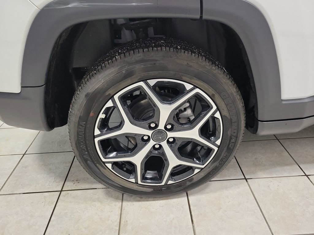 Used 2025 Jeep Compass Limited image 55