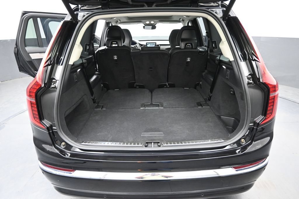Used 2025 Volvo XC90 B5 Ultra AWD/4WD image 18
