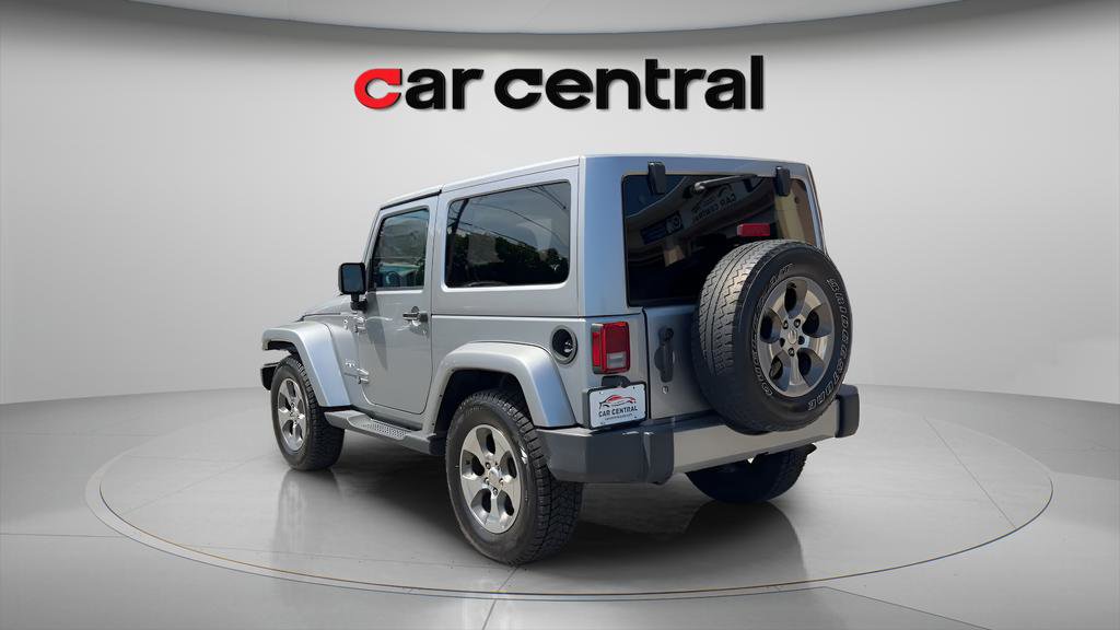 Used 2018 Jeep Wrangler Sahara w/ Connectivity Group AWD/4WD image 3