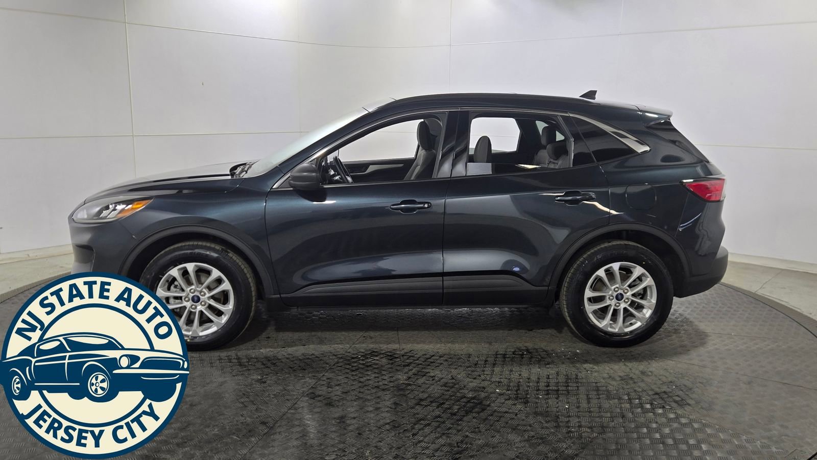 Used 2022 Ford Escape SE w/ Convenience Package image 4