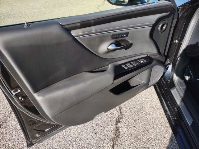 Used 2024 Lexus ES 350 w/ Premium Package image 10