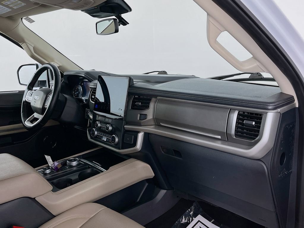Used 2023 Ford Expedition Max XLT image 37