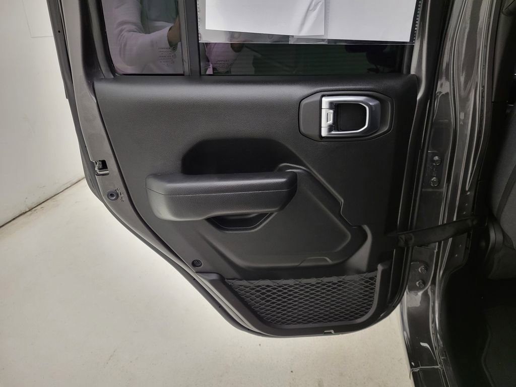 Used 2025 Jeep Wrangler Sport S image 38