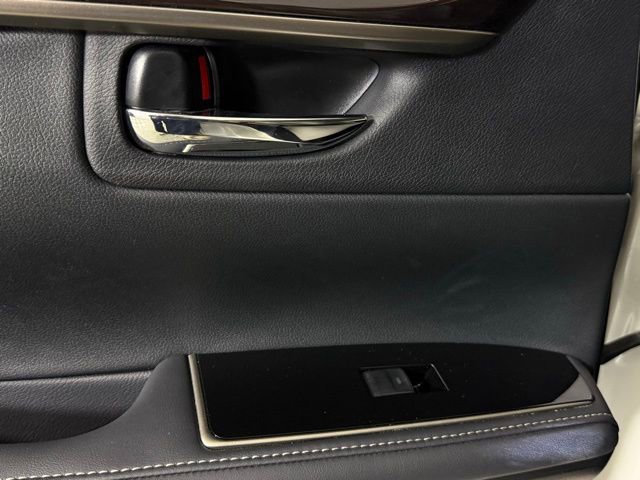 Used 2018 Lexus ES 350 350 w/ Luxury Package w/Wood Trim image 24