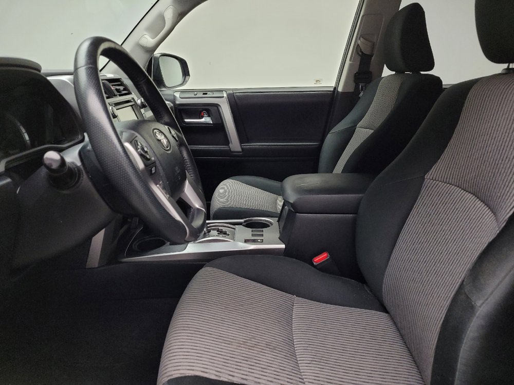 Used 2018 Toyota 4Runner SR5 AWD/4WD image 17
