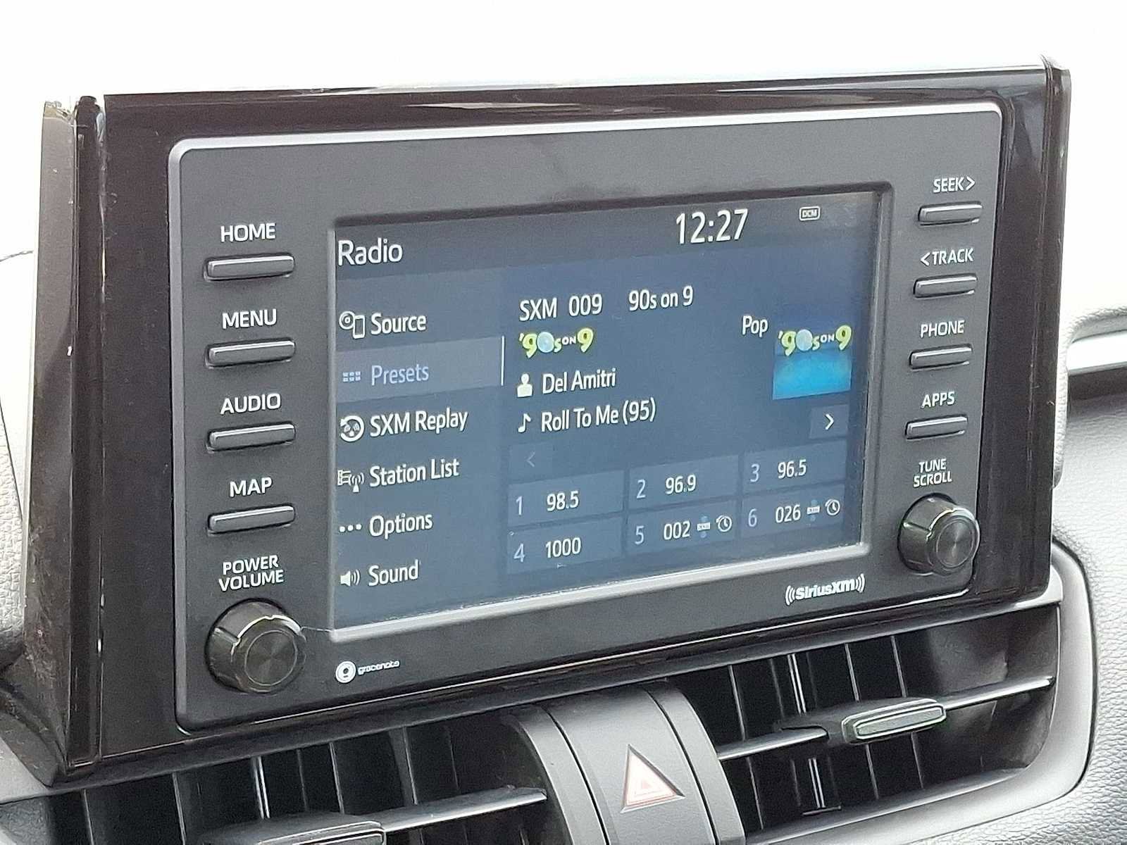 Used 2022 Toyota RAV4 XLE image 19