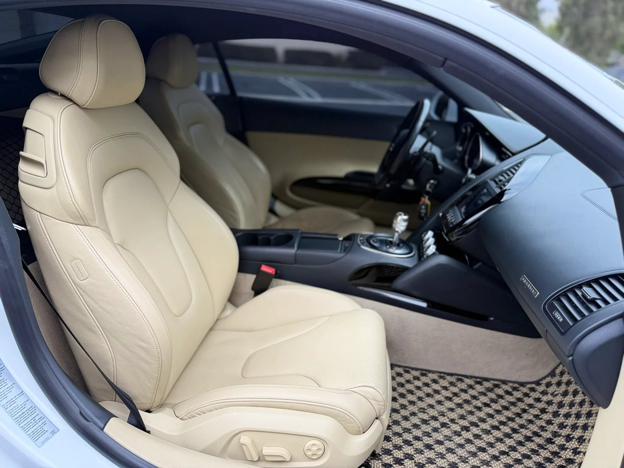 Used 2012 Audi R8 V8 AWD/4WD image 30