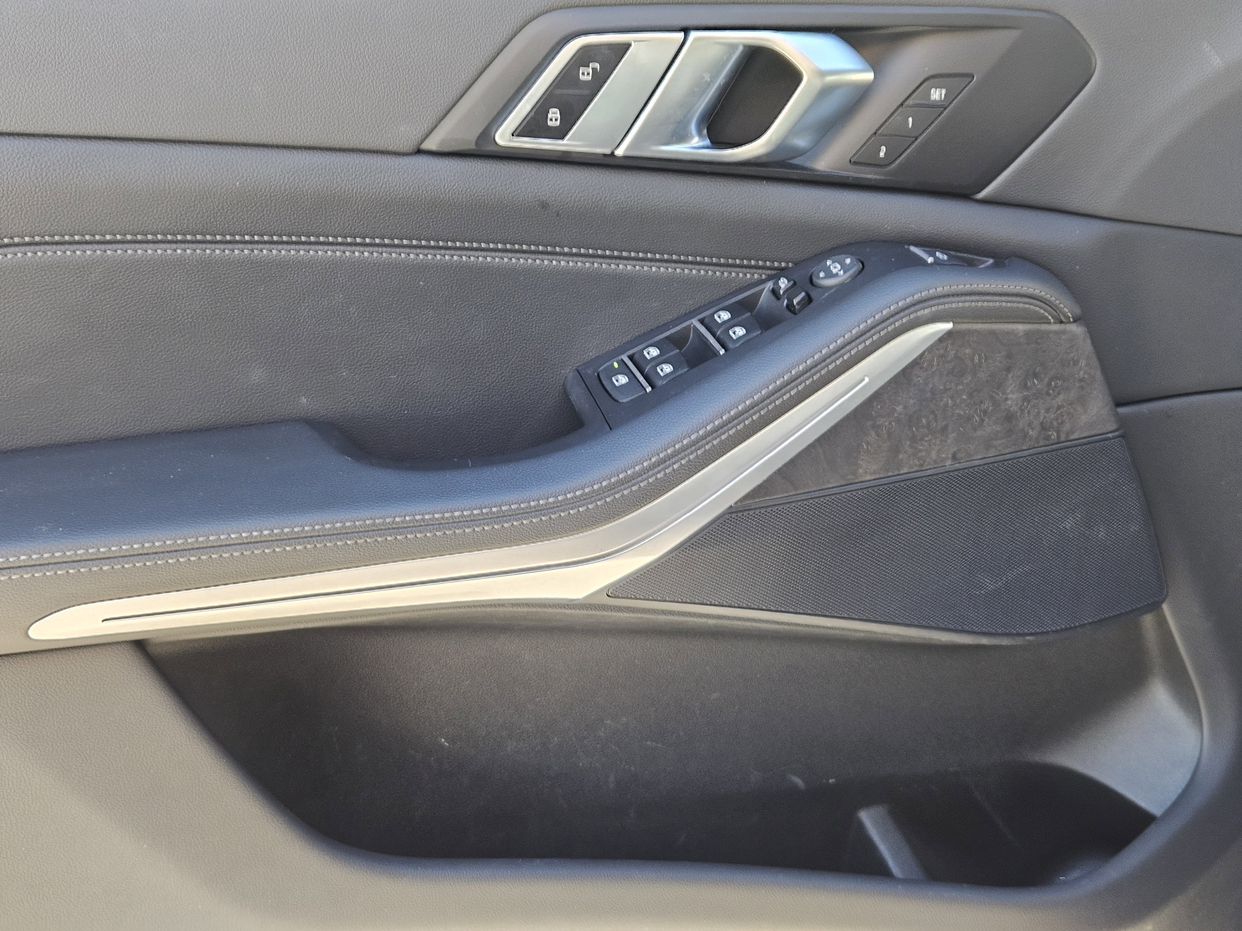 Used 2022 BMW X5 xDrive40i w/ Premium Package image 25