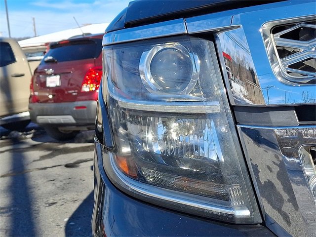 Used 2017 Chevrolet Tahoe LT w/ LT Signature Package image 9