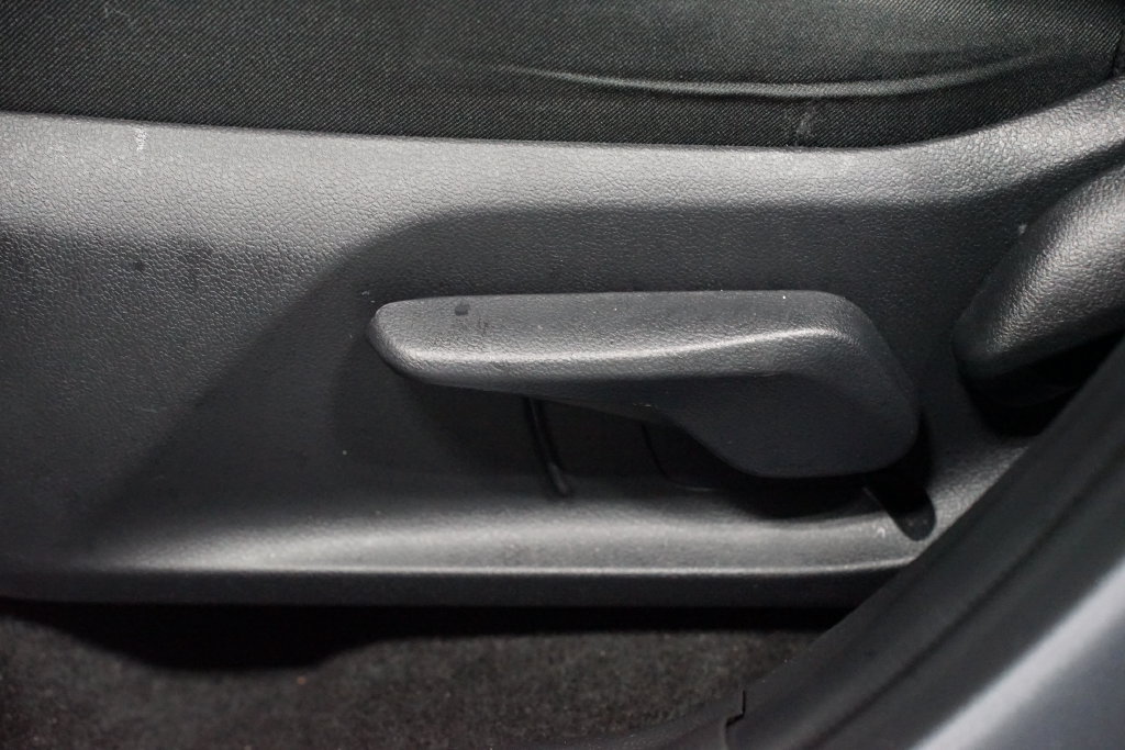 Used 2025 Toyota RAV4 LE FWD image 31