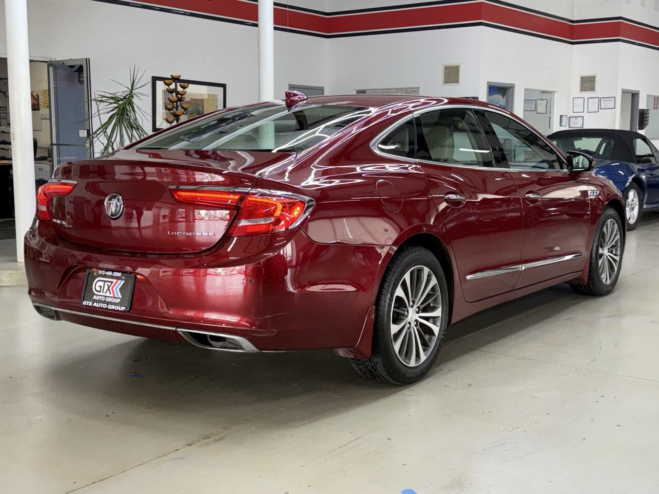 Used 2017 Buick LaCrosse Preferred image 5