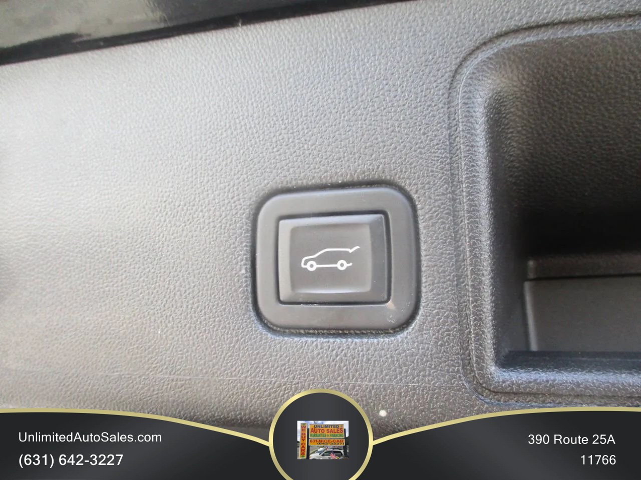 Used 2020 GMC Terrain SLT w/ Preferred Package AWD/4WD image 14