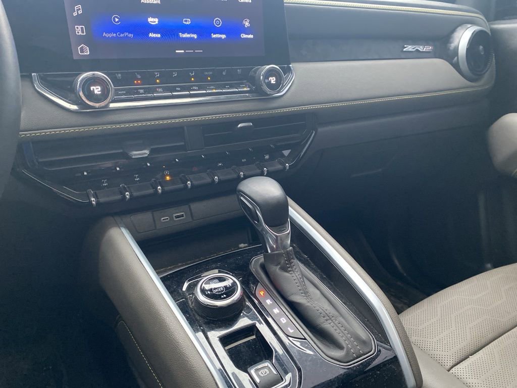 Used 2024 Chevrolet Colorado ZR2 w/ ZR2 Convenience Package III image 13