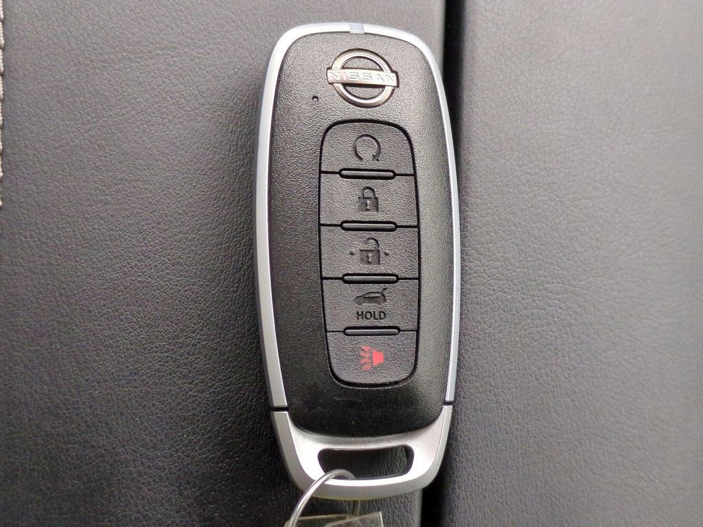 Certified 2025 Nissan Rogue SL image 31