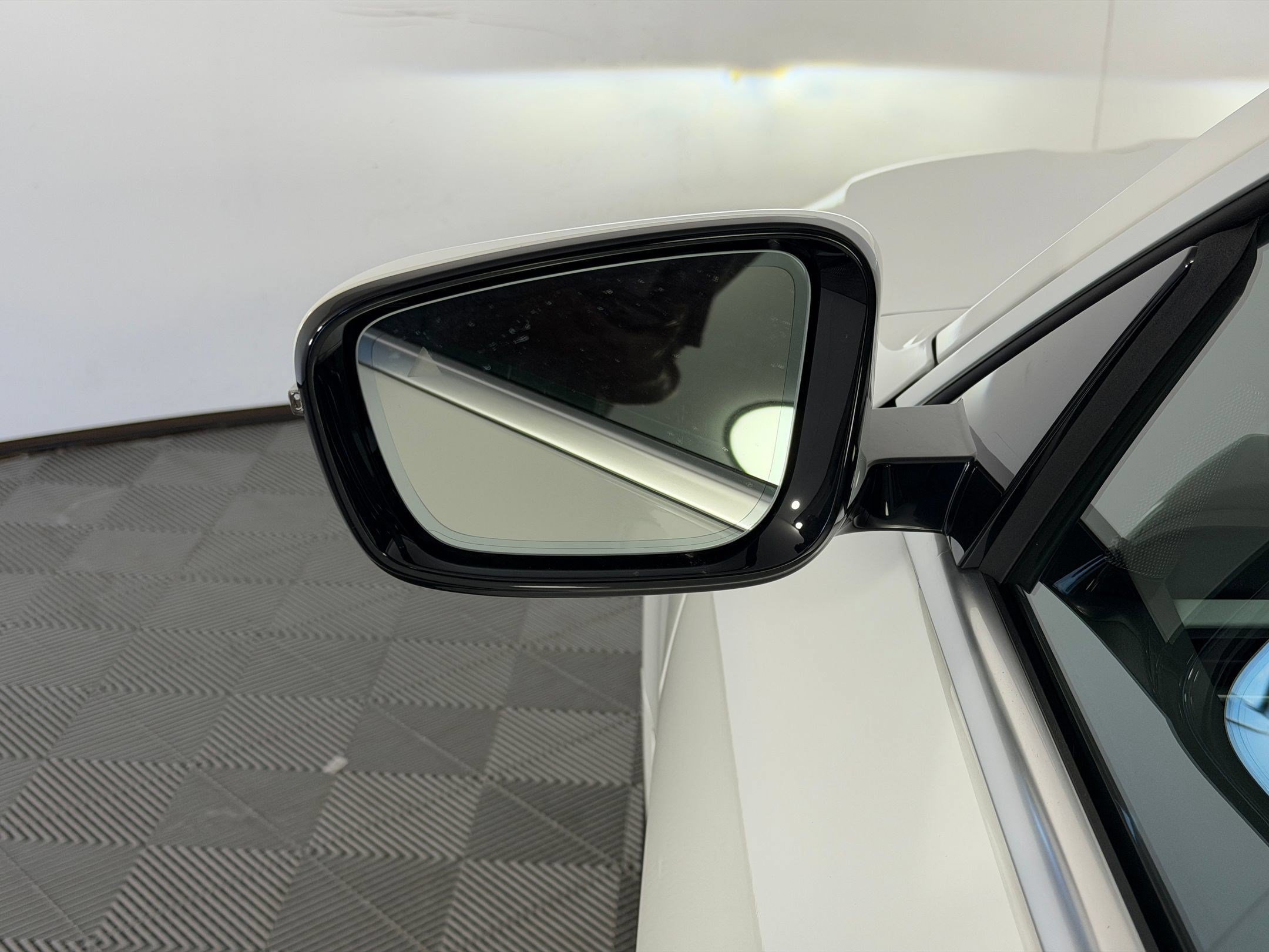 Used 2026 BMW i4 eDrive40 w/ Premium Package RWD image 25
