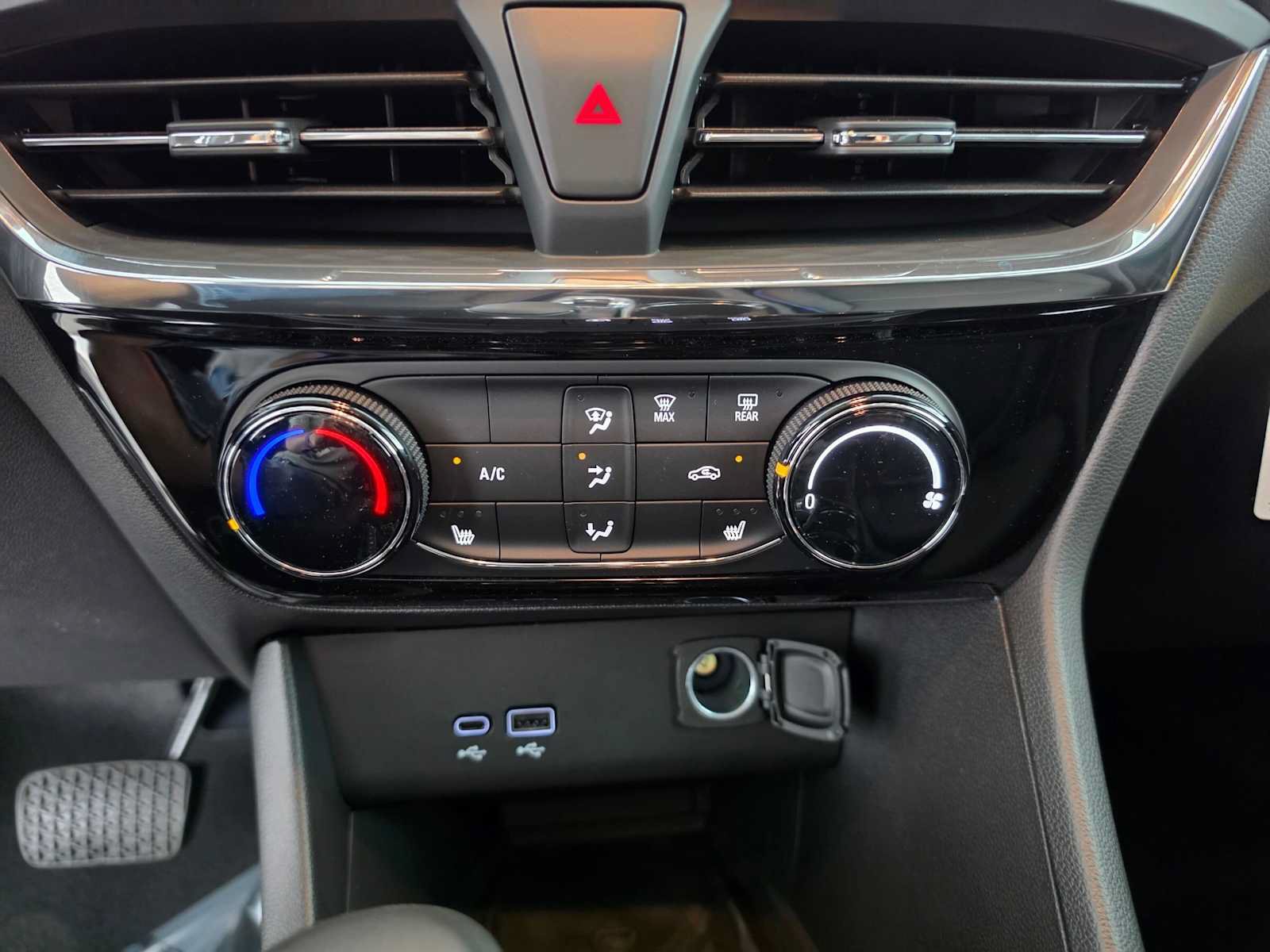 New 2026 Buick Encore GX Sport Touring w/ Advanced Technology Package FWD image 27