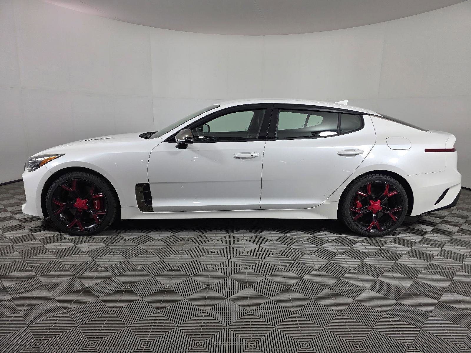 Used 2019 Kia Stinger GT AWD/4WD image 2