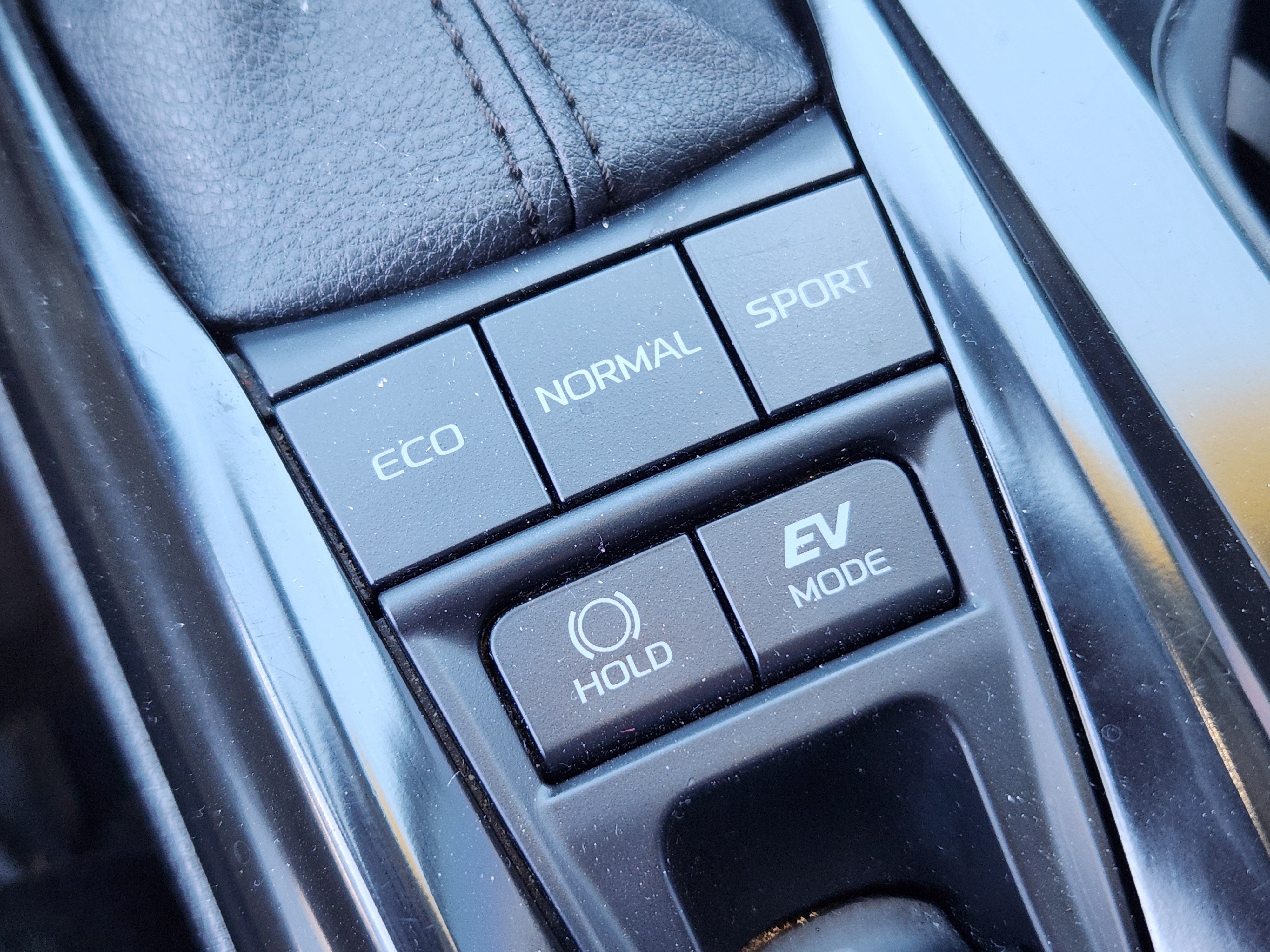 Used 2025 Toyota Camry SE FWD image 15
