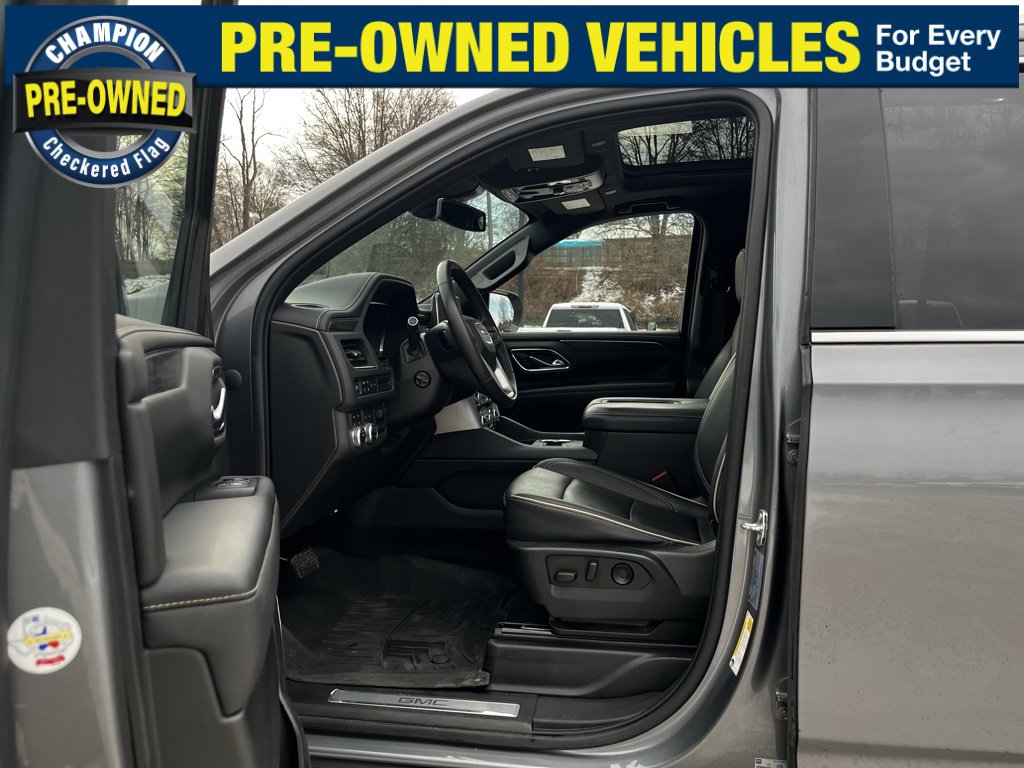 Used 2022 GMC Yukon SLT w/ SLT Premium Package image 19