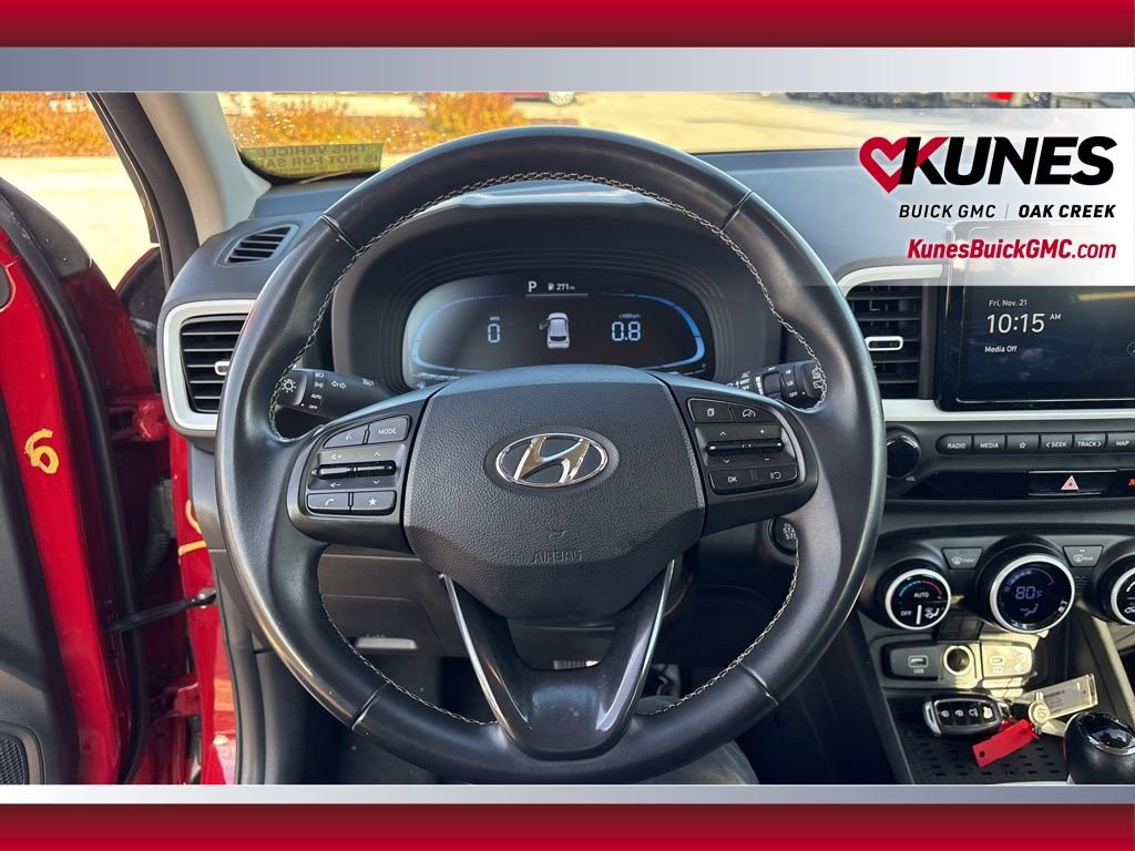 Used 2023 Hyundai Venue Limited w/ Cargo Package image 18