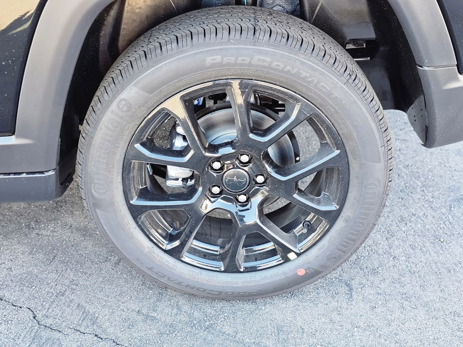 New 2026 Jeep Compass Latitude image 9