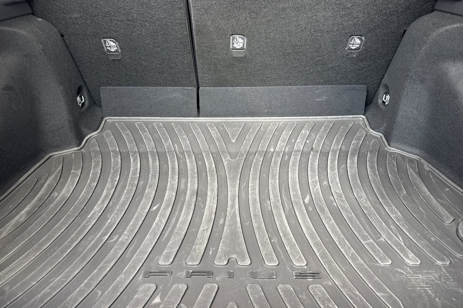 Used 2024 Toyota Prius LE FWD image 18