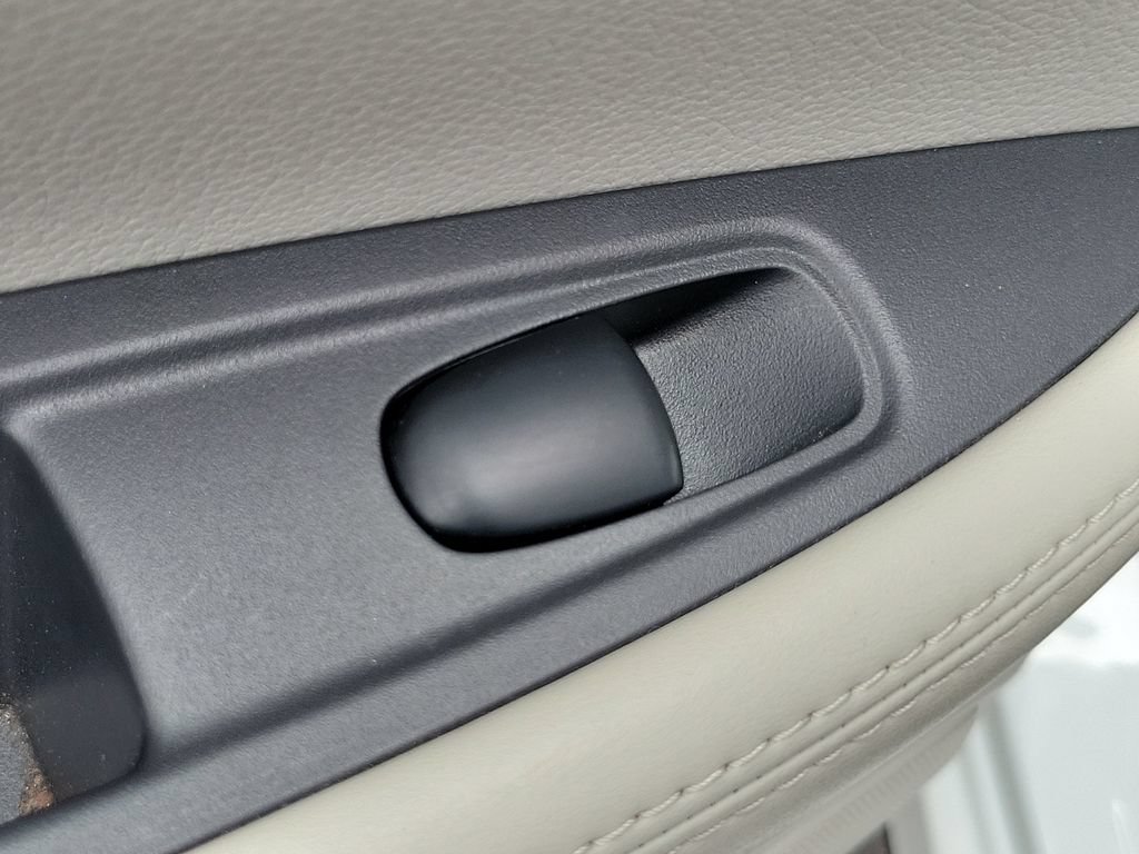 Used 2019 Nissan Rogue Sport SL FWD image 16