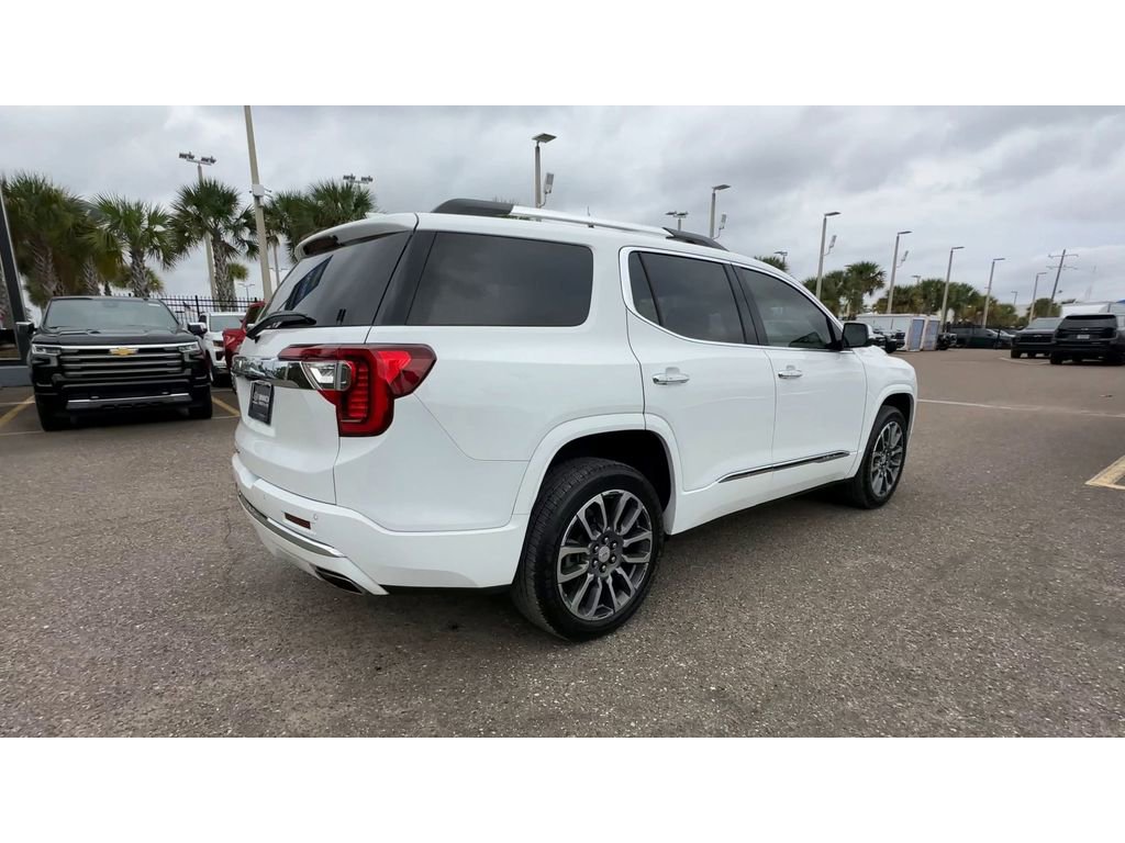 Used 2022 GMC Acadia Denali w/ Denali Technology Package image 2