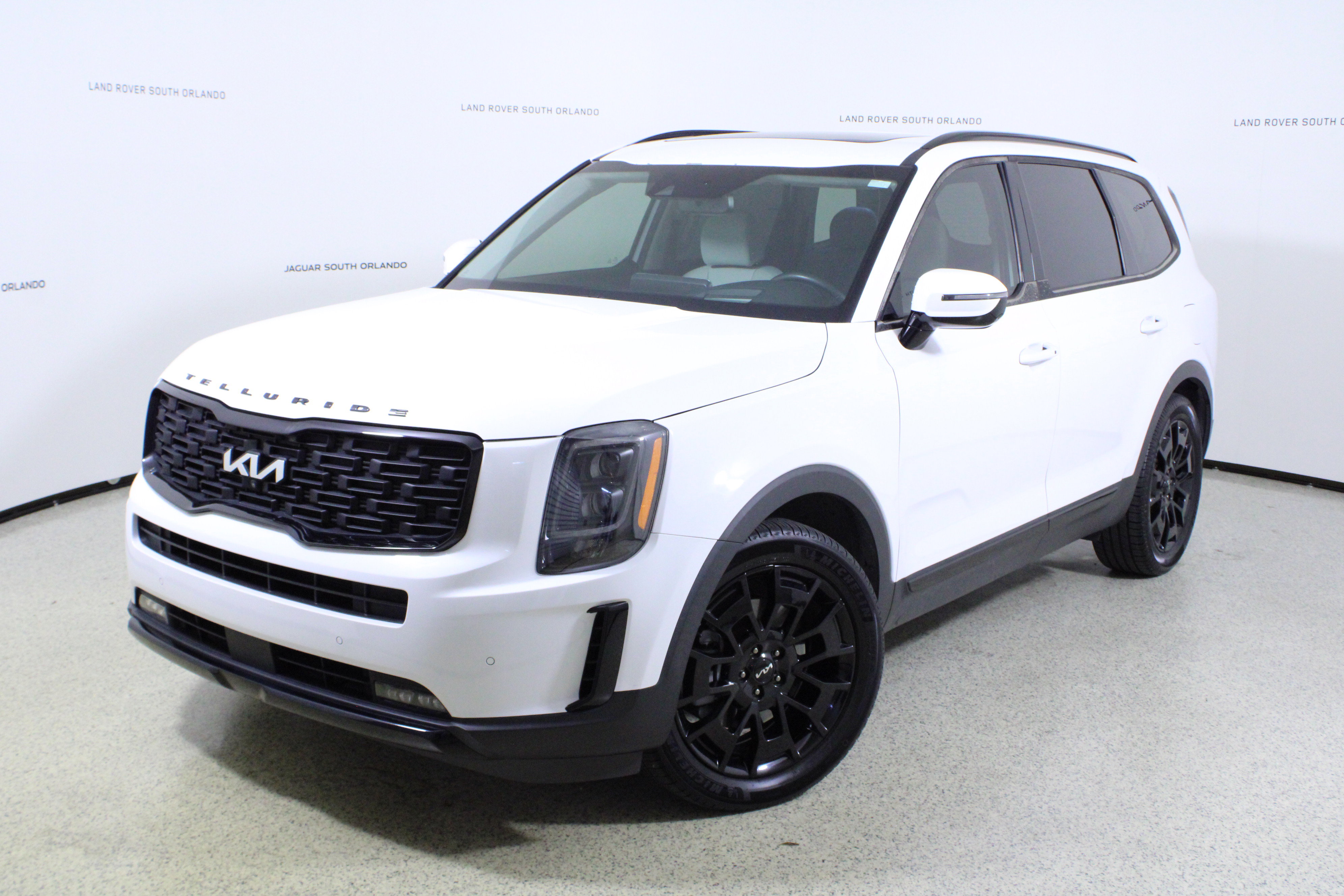 Used 2022 Kia Telluride SX w/ SX Prestige Package image 1