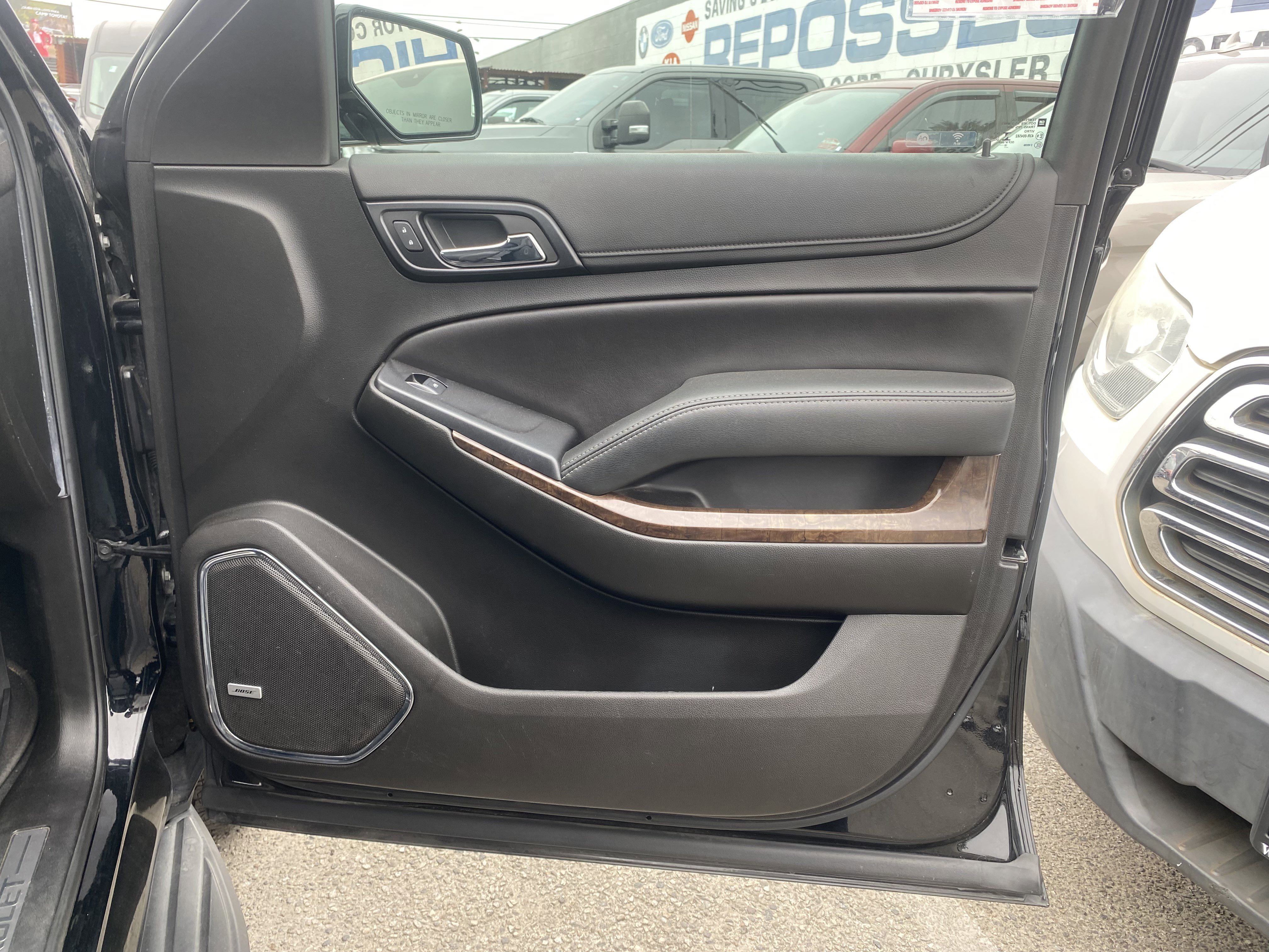 Used 2019 Chevrolet Suburban LT RWD image 26