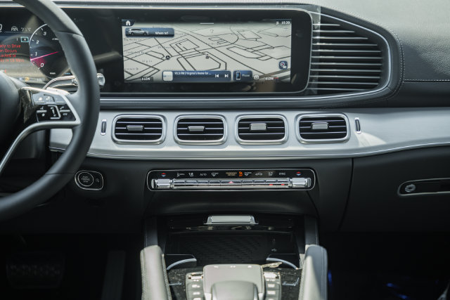 New 2026 Mercedes-Benz GLS 450 4MATIC image 22
